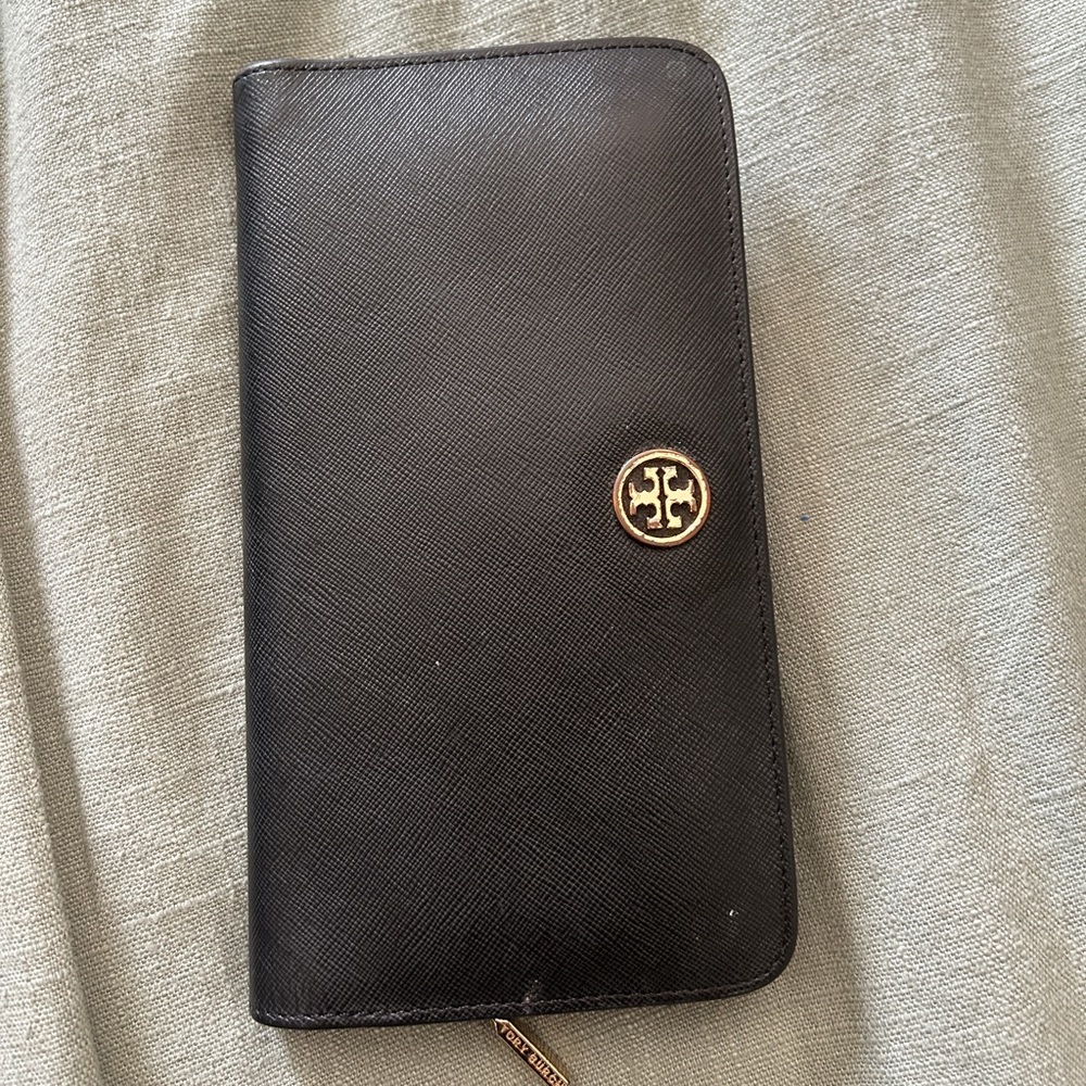 Tory Burch leather wallet